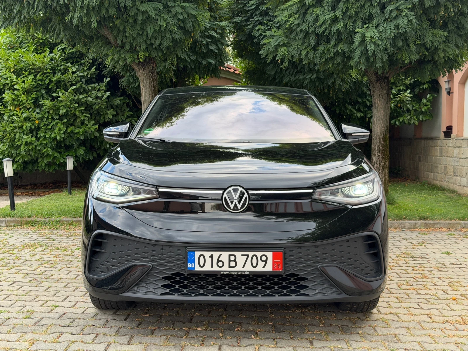 VW ID.5 PRO/82kw/SportSeats/Pano/HeadUp/360/Memory/Full, снимка 2 - Автомобили и джипове - 55401798