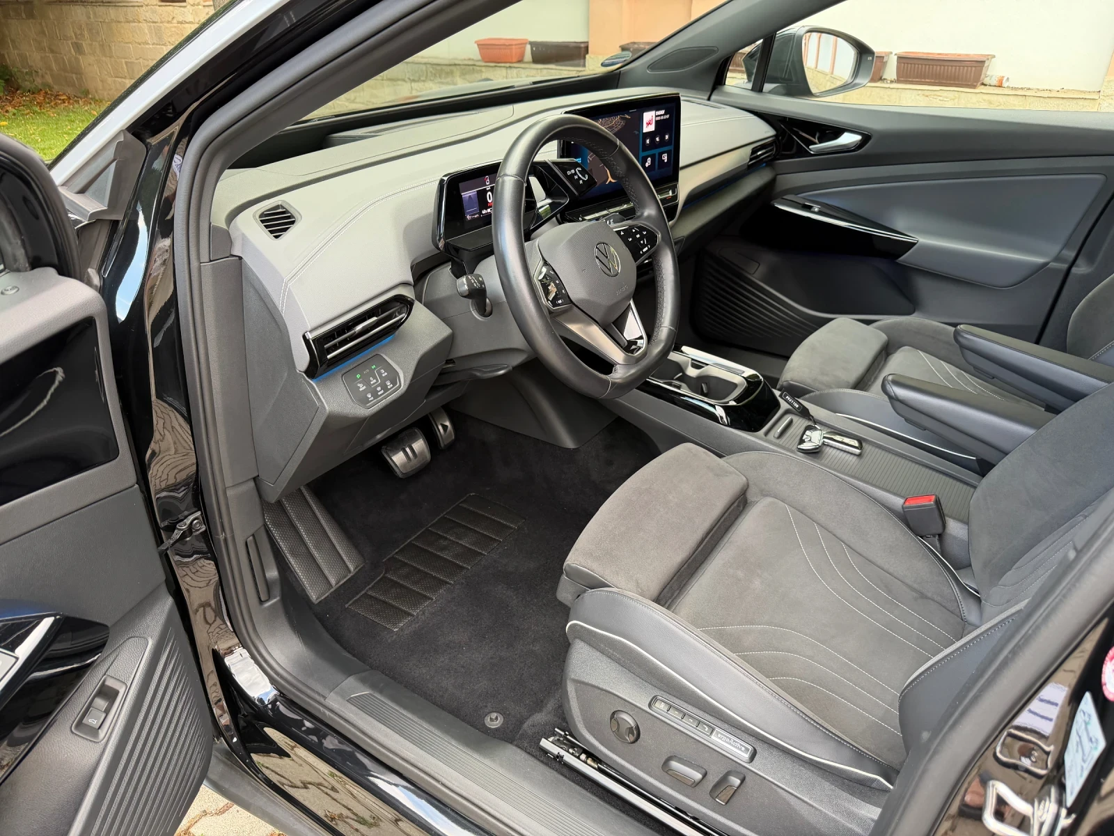 VW ID.5 PRO/82kw/SportSeats/Pano/HeadUp/360/Memory/Full, снимка 8 - Автомобили и джипове - 55401798