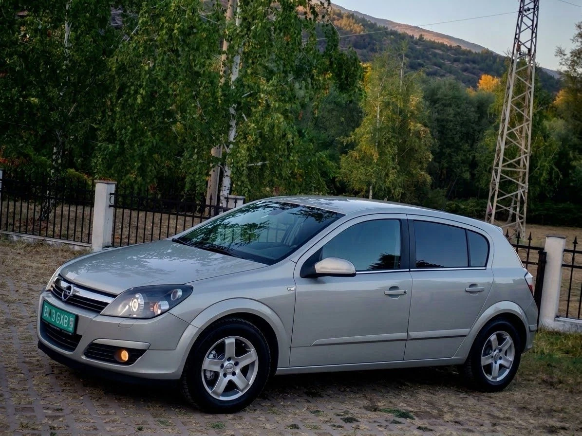 Opel Astra 1.7CDTI(101)* 6-СКОРОСТИ* COSMO-EDITION* НОВ ВНОС*, снимка 3 - Автомобили и джипове - 55993690