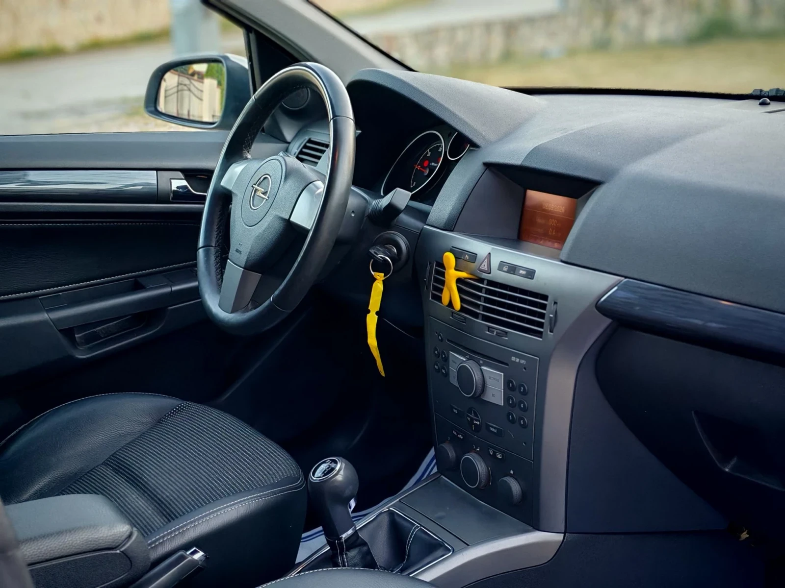 Opel Astra 1.7CDTI(101)* 6-СКОРОСТИ* COSMO-EDITION* НОВ ВНОС*, снимка 12 - Автомобили и джипове - 55993690