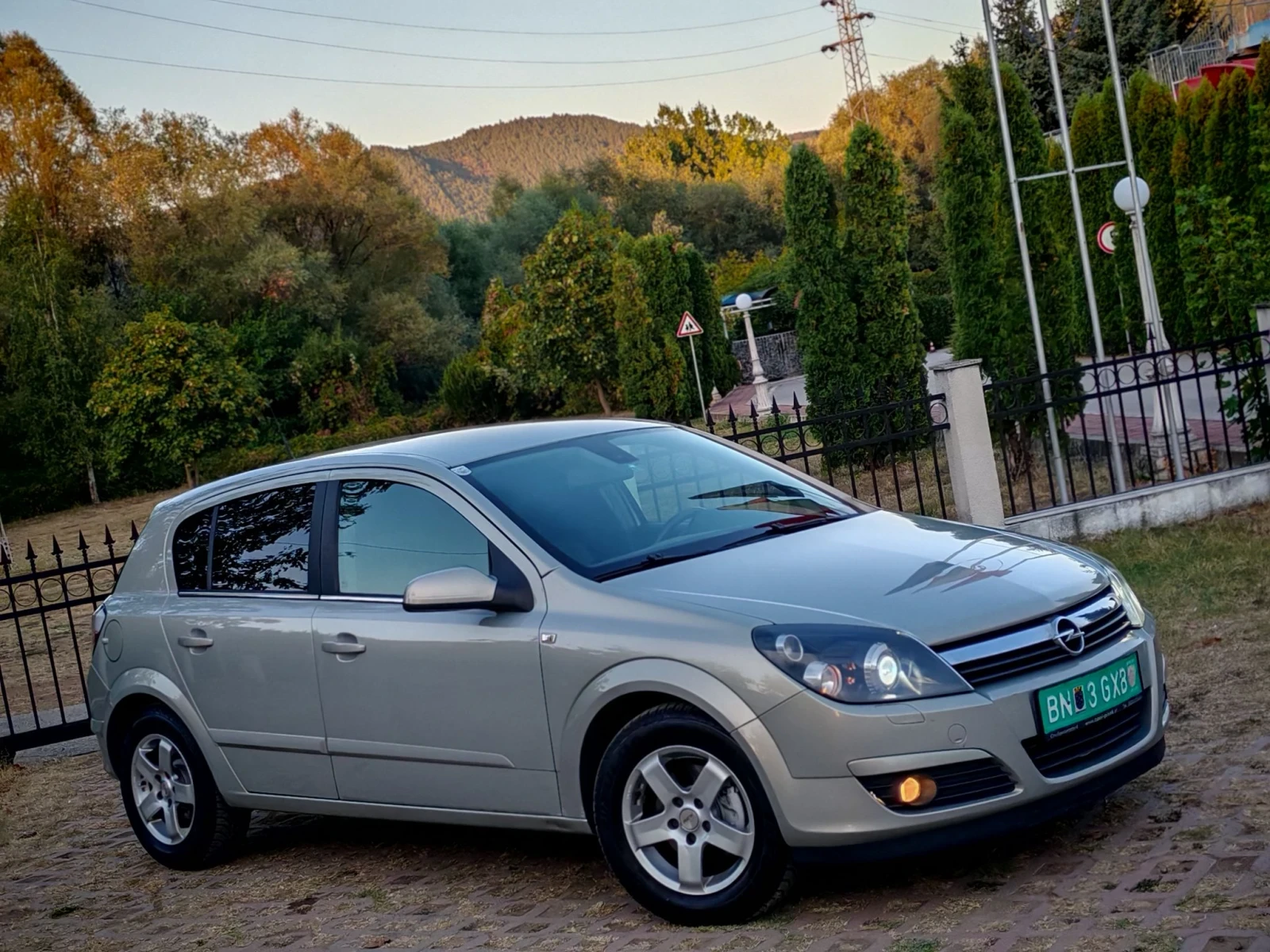 Opel Astra 1.7CDTI(101)* 6-СКОРОСТИ* COSMO-EDITION* НОВ ВНОС*, снимка 8 - Автомобили и джипове - 55993690