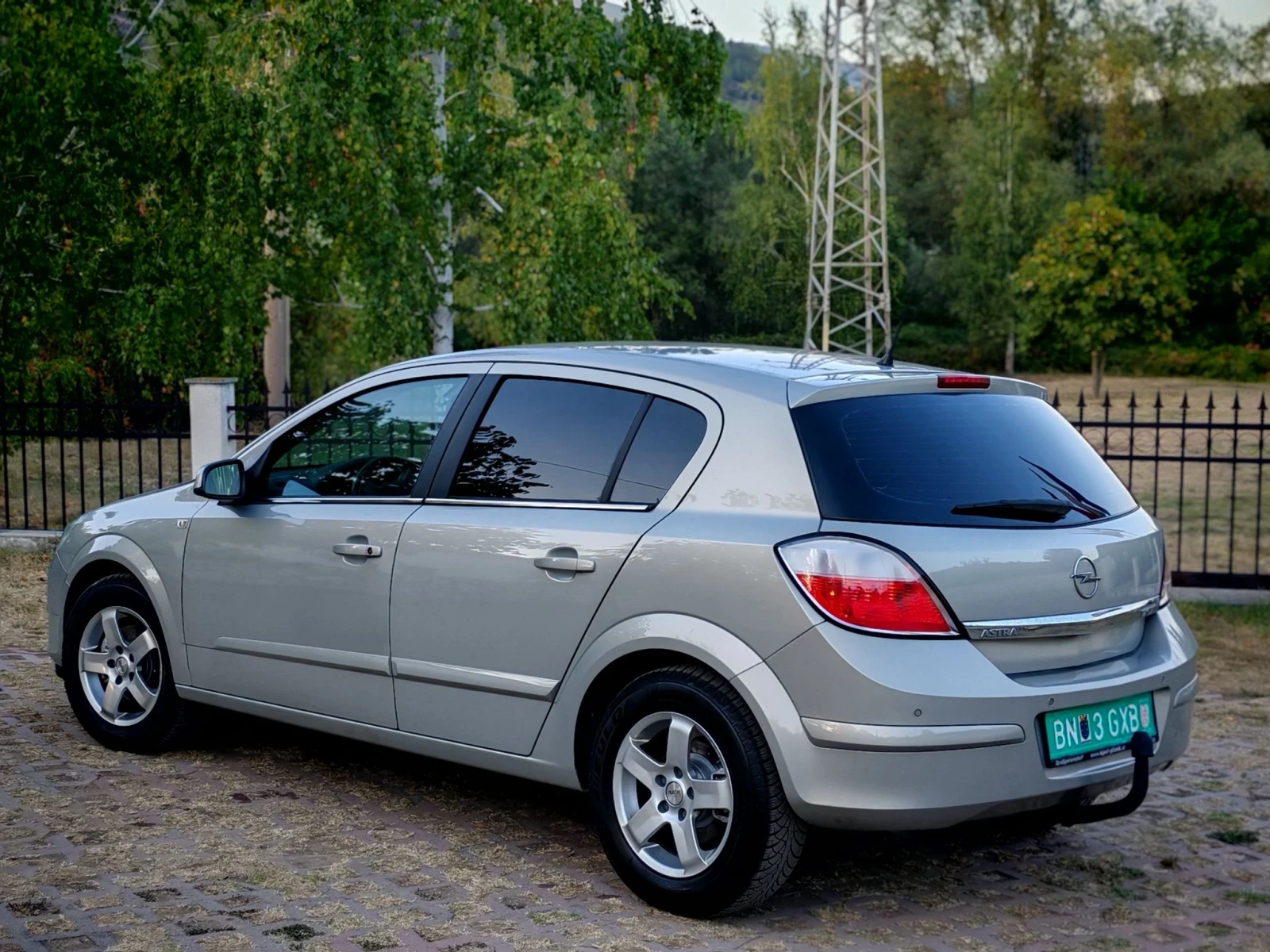 Opel Astra 1.7CDTI(101)* 6-СКОРОСТИ* COSMO-EDITION* НОВ ВНОС*, снимка 4 - Автомобили и джипове - 55993690