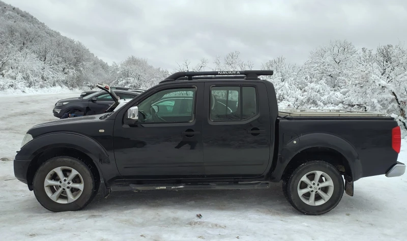 Nissan Navara 2.5d Automat, снимка 3 - Автомобили и джипове - 48805325