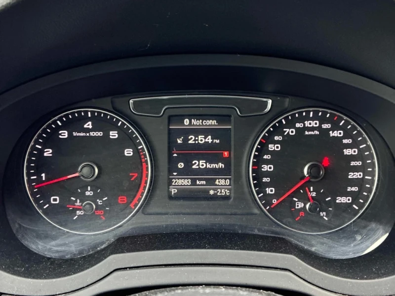 Audi Q3 QUATTRO * ГЛАВНО ПРЕДСТАВИТЕЛСТВО НА AUDI * , снимка 8 - Автомобили и джипове - 53393887