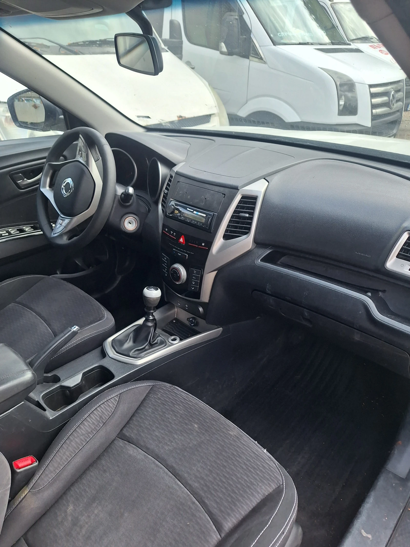 SsangYong Tivoli  - изображение 3