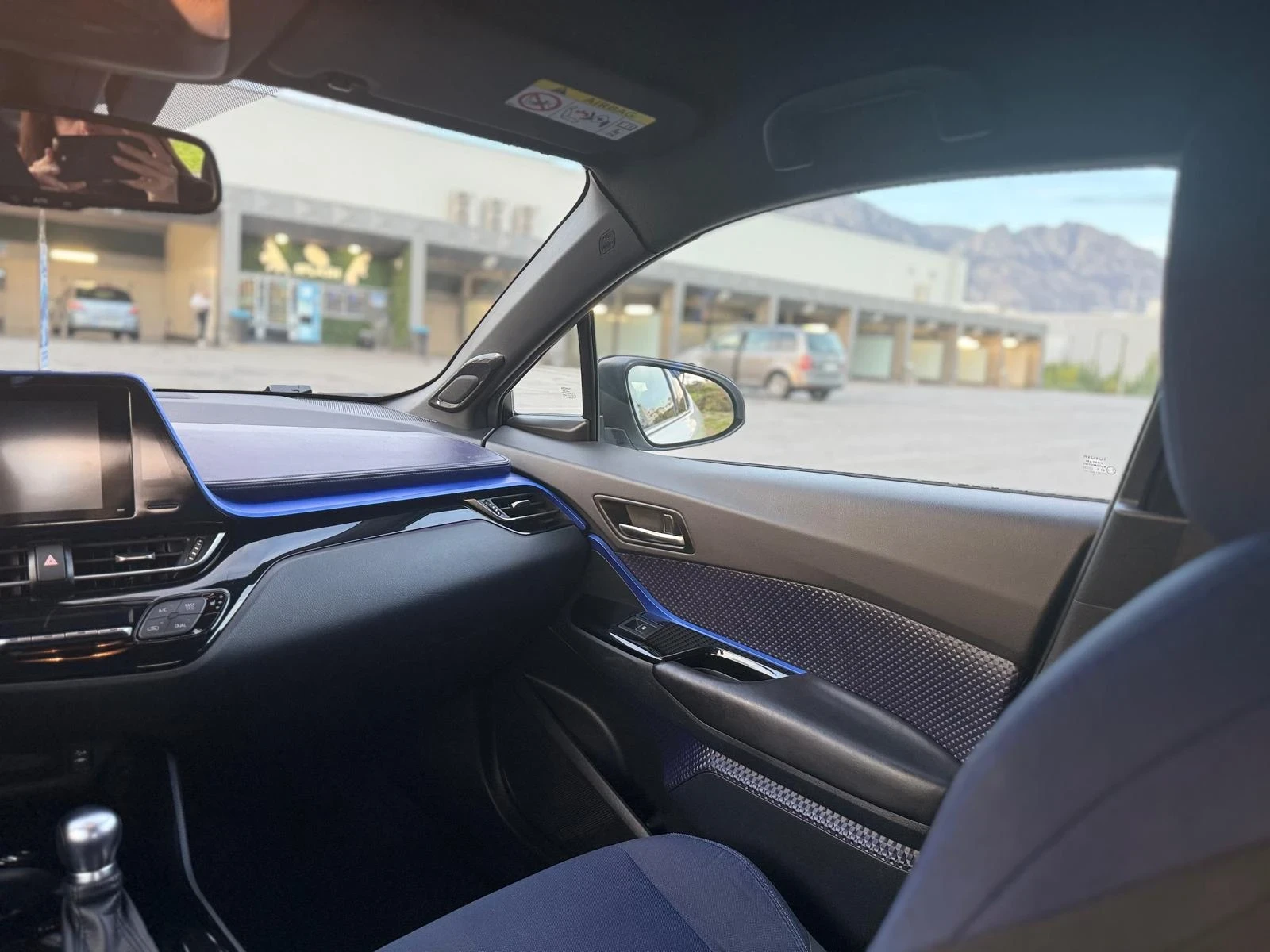 Toyota C-HR 1.8HIBRID/BENZIN/AVTOMAT/NAVI/KAMERA/JBL - изображение 9