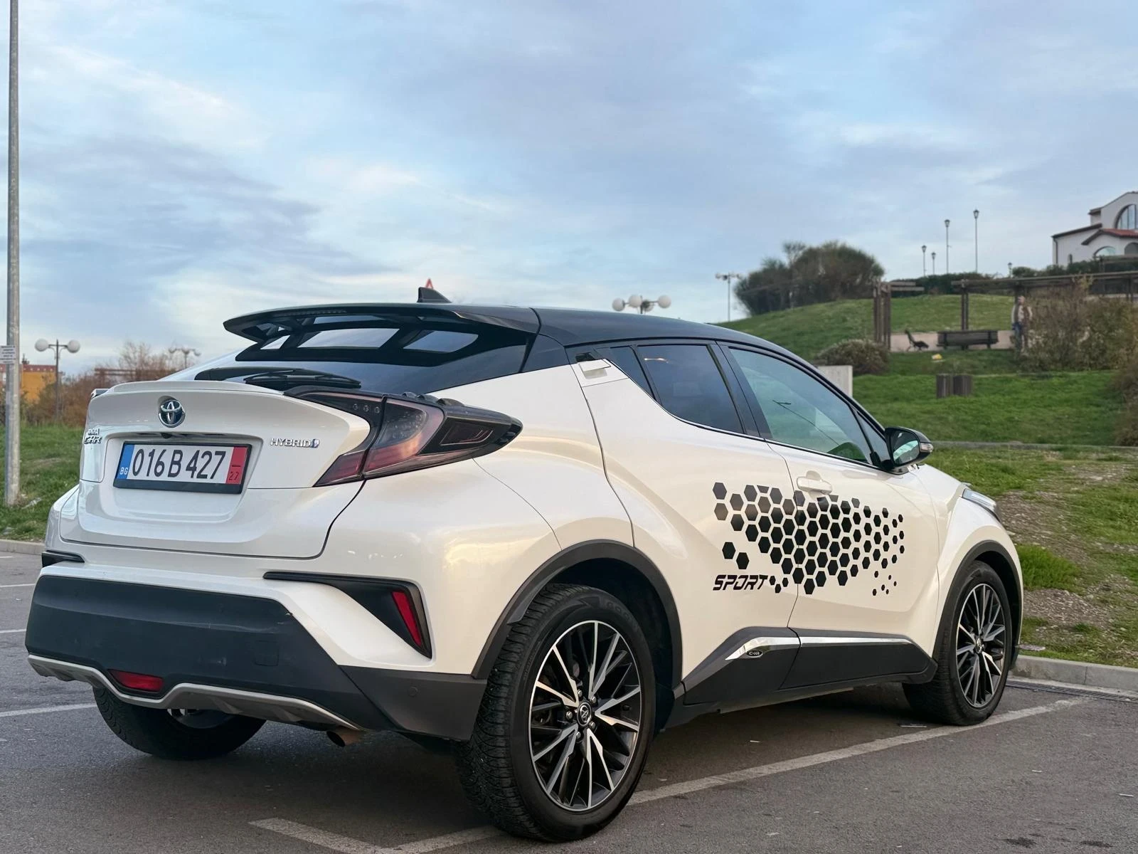 Toyota C-HR 1.8HIBRID/BENZIN/AVTOMAT/NAVI/KAMERA/JBL - изображение 5