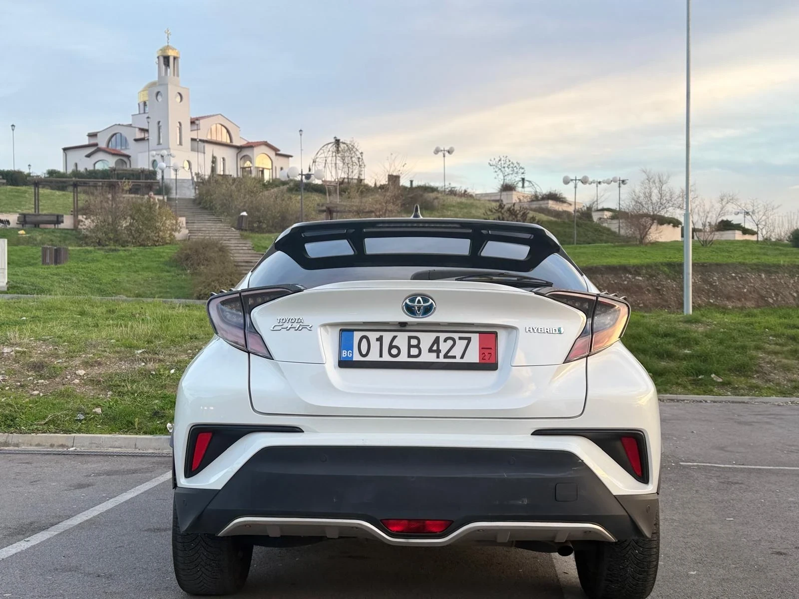 Toyota C-HR 1.8HIBRID/BENZIN/AVTOMAT/NAVI/KAMERA/JBL - изображение 7