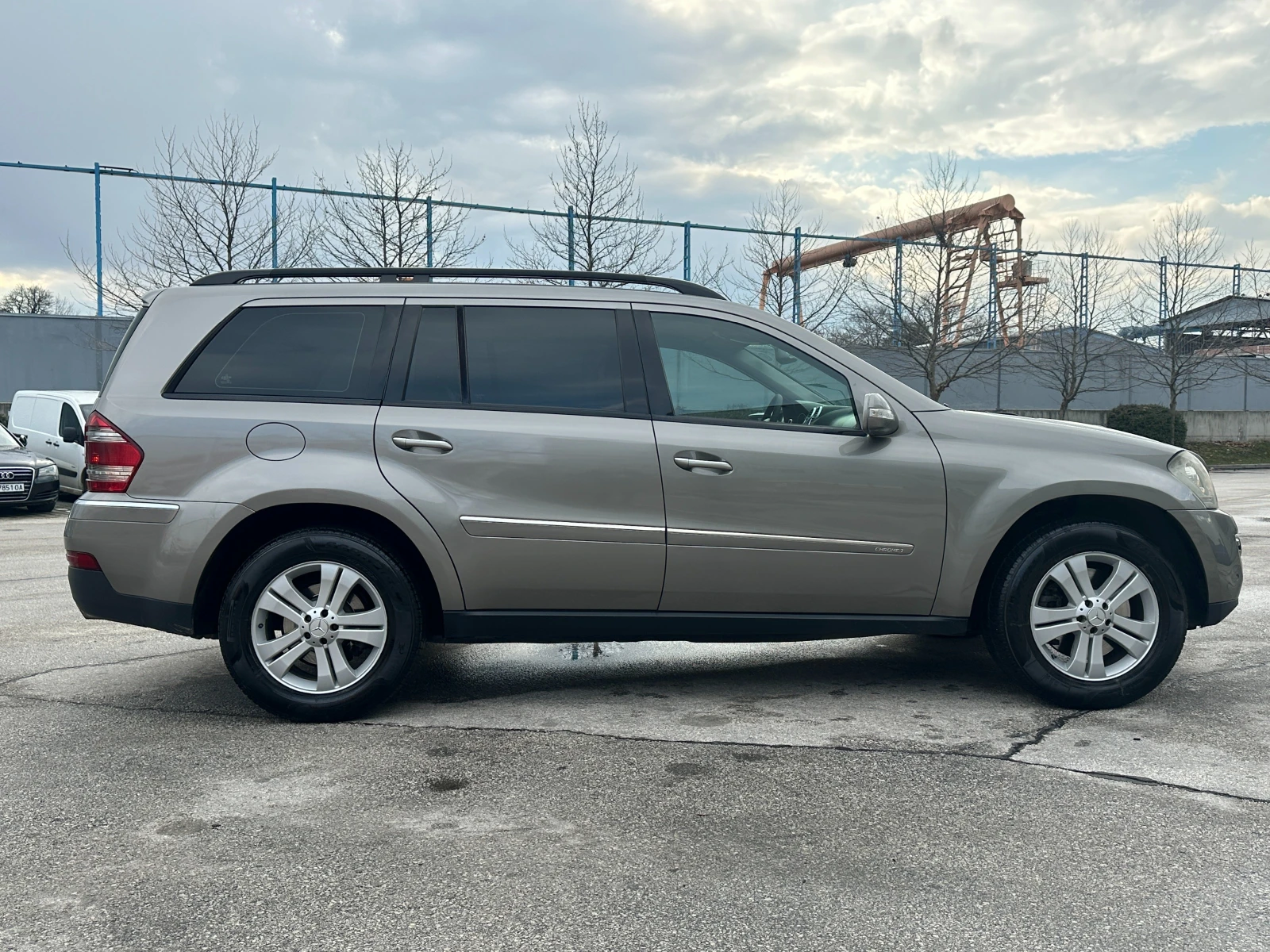 Mercedes-Benz GL 320 7 места, снимка 5 - Автомобили и джипове - 53732310