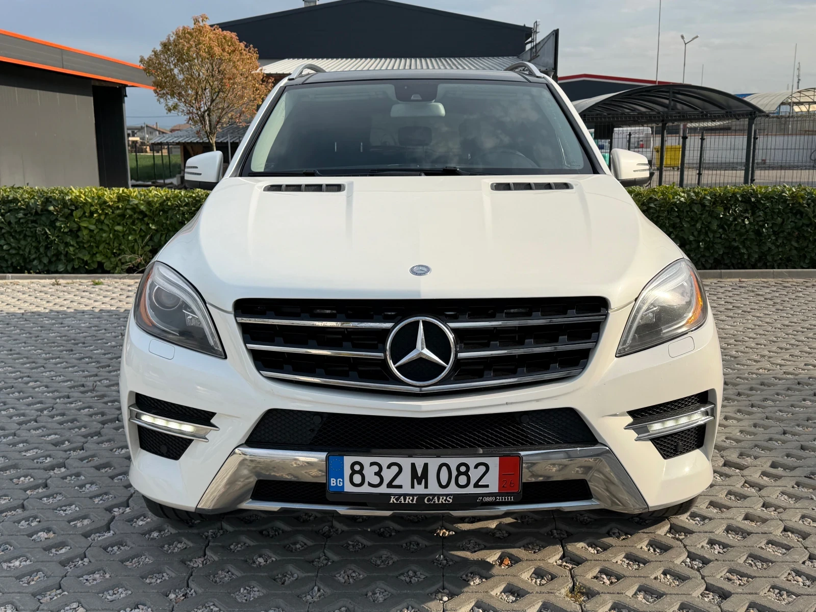 Mercedes-Benz ML 350 AMG = KEYLESS GO = DISTRONIC = PANORAMA = PODGREV , снимка 2 - Автомобили и джипове - 54362866