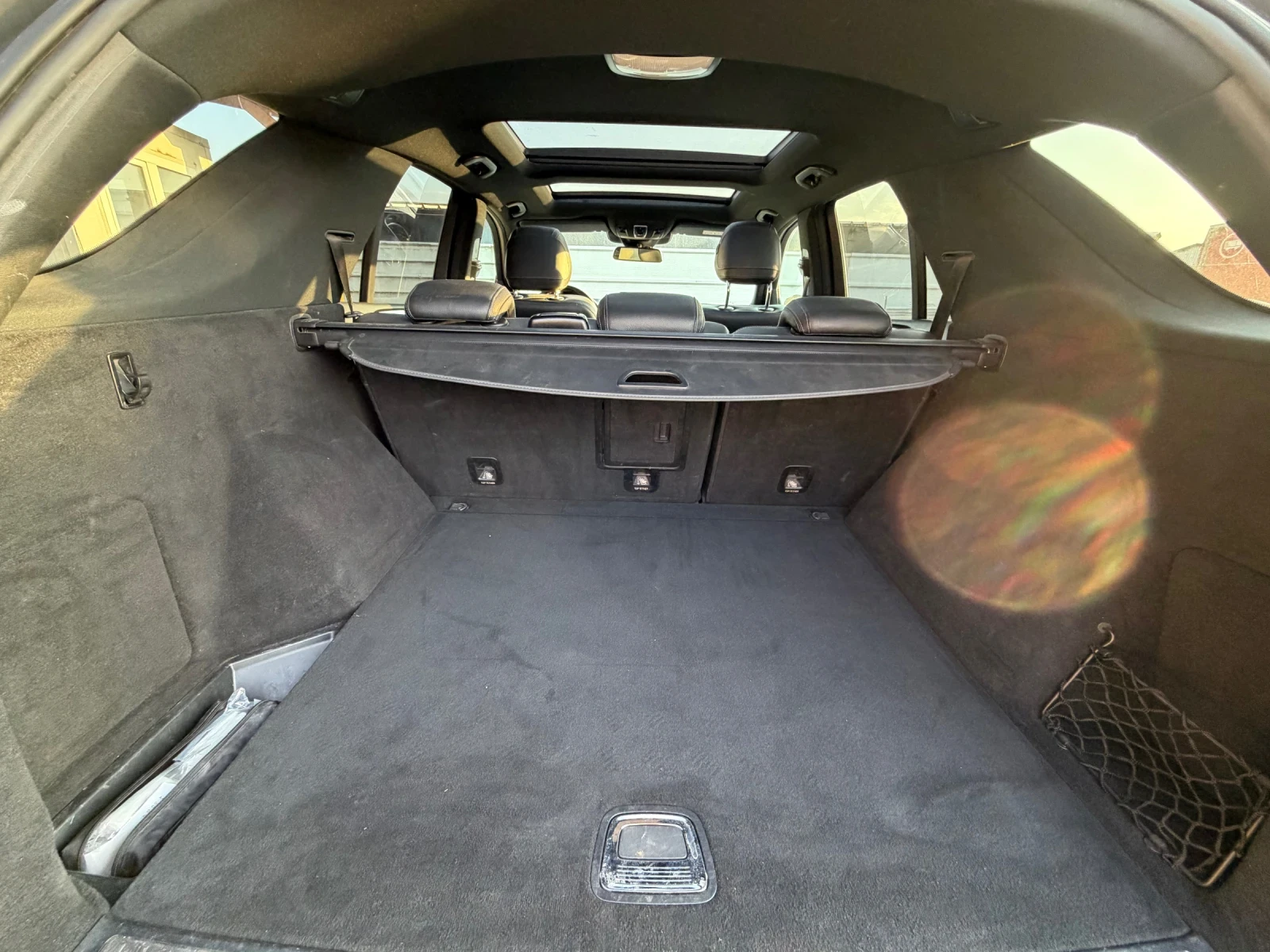 Mercedes-Benz GLE 350 AMG = KEYLESS GO = DISTRONIC = PANORAMA = PODGREV , снимка 10 - Автомобили и джипове - 54012132