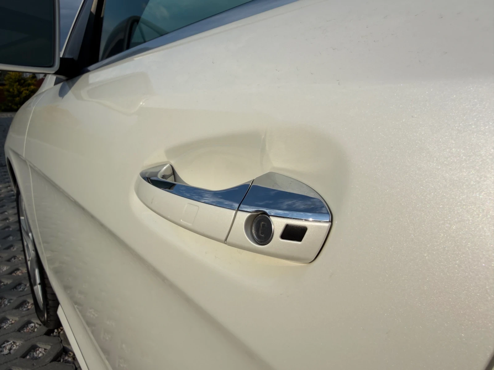 Mercedes-Benz ML 350 AMG = KEYLESS GO = DISTRONIC = PANORAMA = PODGREV , снимка 16 - Автомобили и джипове - 54362866