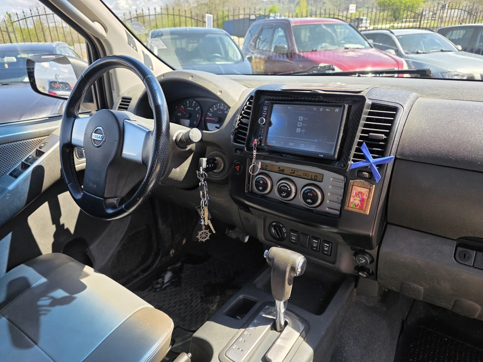 Nissan Navara 2.5 dCi | 174кс | Автоматик | Климатроник , снимка 13 - Автомобили и джипове - 54099158