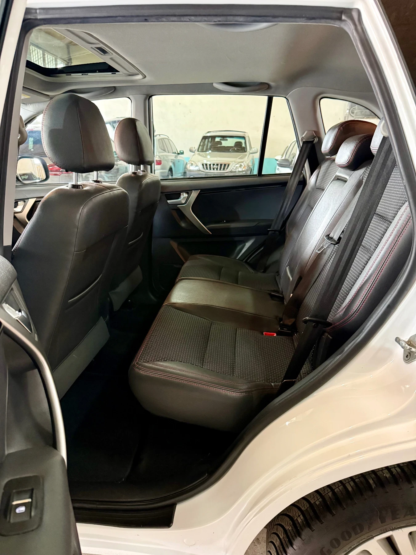Toyota Rav4 Evo 5   1.6 Бензин   126 к.с.   11м.2021 г., снимка 11 - Автомобили и джипове - 54645640