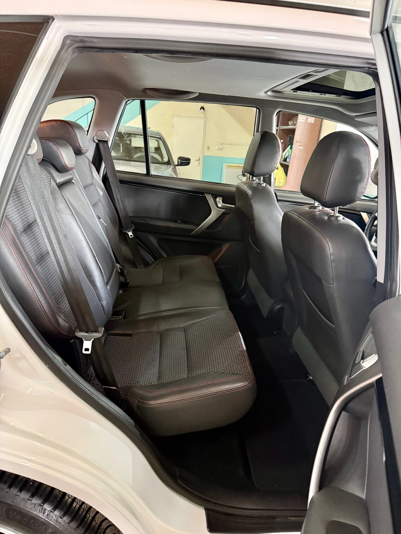 Toyota Rav4 Evo 5   1.6 Бензин   126 к.с.   11м.2021 г., снимка 15 - Автомобили и джипове - 54645640