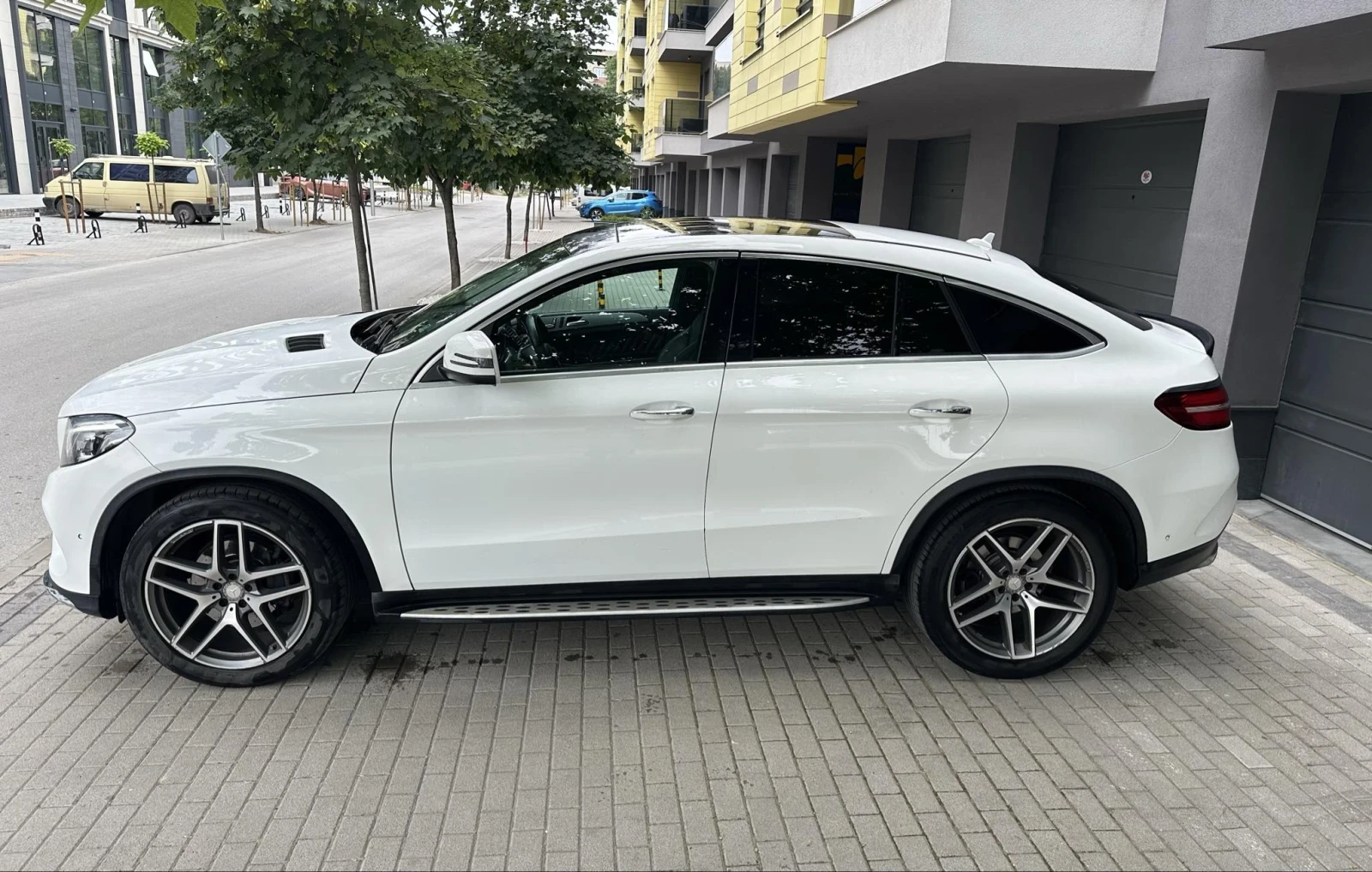 Mercedes-Benz GLE 350 AMG, снимка 2 - Автомобили и джипове - 55991931
