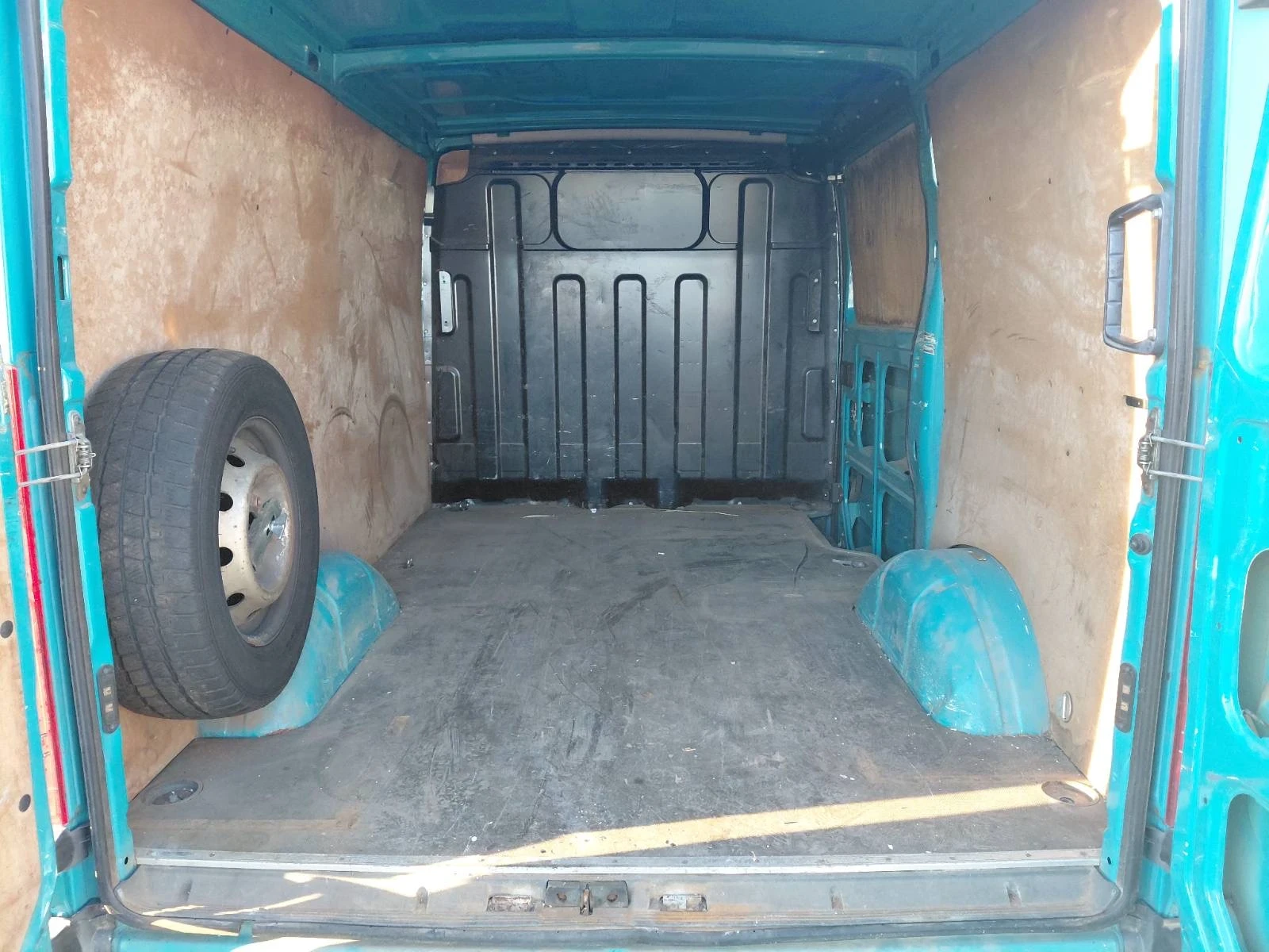 Iveco Daily 2.3, снимка 5 - Бусове и автобуси - 54997702