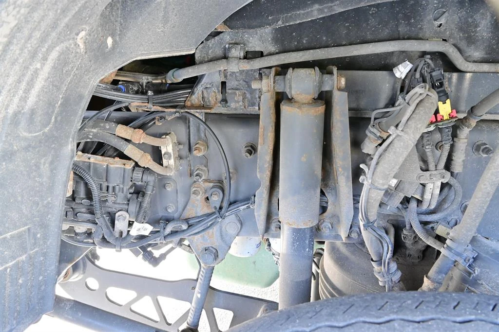 Volvo Fm 330 АДР, теглич, падащ борд, снимка 17 - Камиони - 53914646