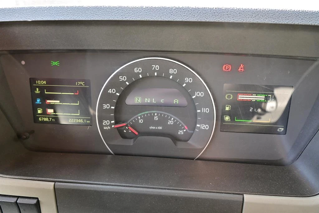 Volvo Fm 330 АДР, теглич, падащ борд, снимка 11 - Камиони - 53914646