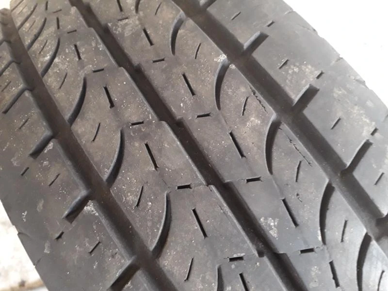 Гуми Летни 225/70R15, снимка 2 - Гуми и джанти - 25407328