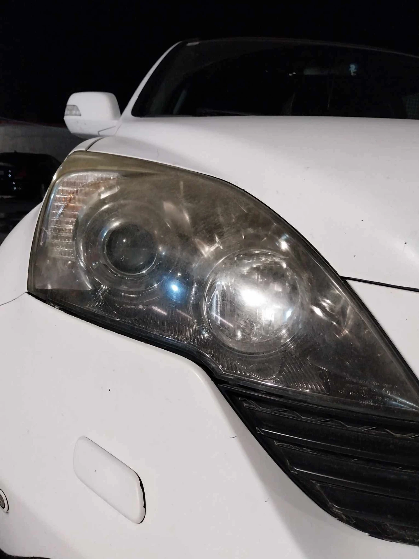 Полиране на фарове в околието на града и в града  