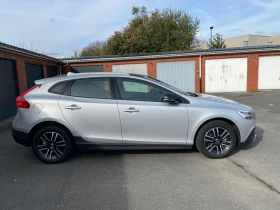 Volvo V40 Cross Country  - изображение 1