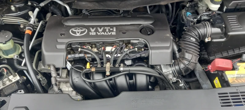 Toyota Corolla verso 1.8i ГАЗ ИЗКЛЮЧИТЕЛНА СЕРВИЗ КНИЖК ОБСЛУЖЕН УНИКАТ, снимка 5 - Автомобили и джипове - 24106716