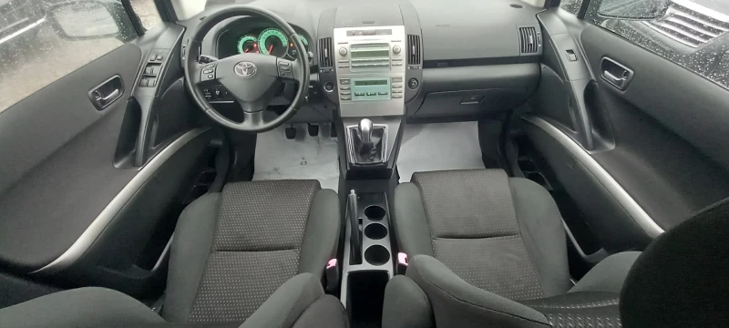 Toyota Corolla verso 1.8i ГАЗ ИЗКЛЮЧИТЕЛНА СЕРВИЗ КНИЖК ОБСЛУЖЕН УНИКАТ, снимка 8 - Автомобили и джипове - 24106716