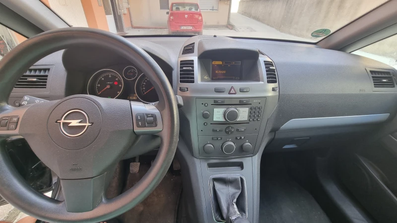 Opel Zafira, снимка 10 - Автомобили и джипове - 46695411