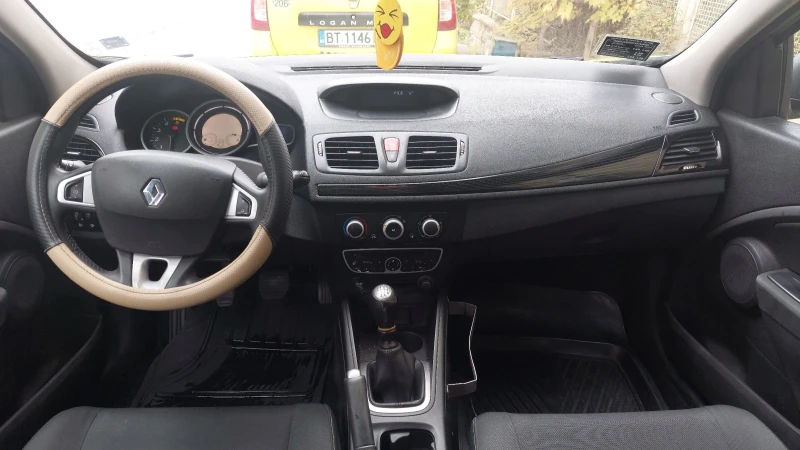 Renault Megane 1.5 110кс, снимка 4 - Автомобили и джипове - 48348237