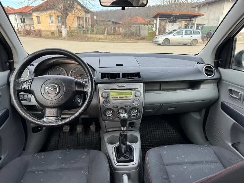 Mazda 2 1.3I, снимка 13 - Автомобили и джипове - 48870621