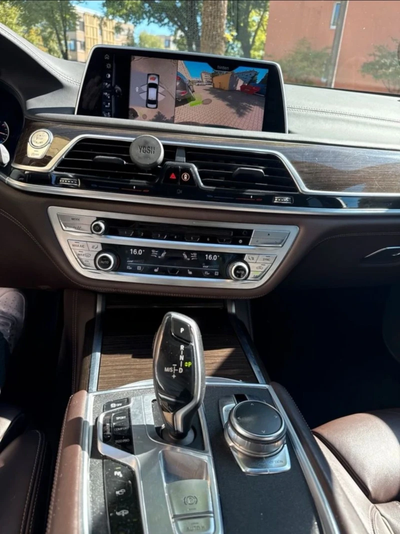 BMW 750 Li G12 Carbon Core, снимка 14 - Автомобили и джипове - 52430461