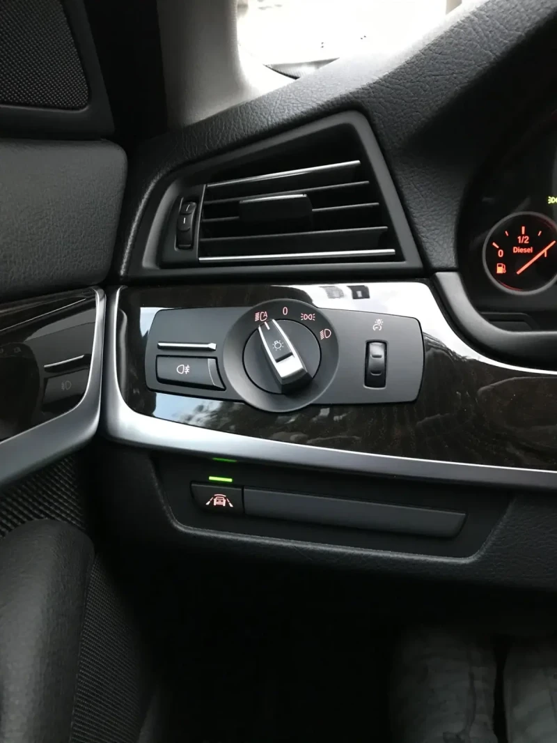 BMW 520 d xDrive, снимка 12 - Автомобили и джипове - 52710436