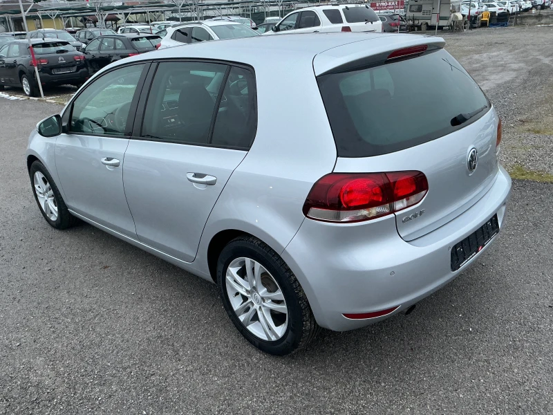 VW Golf 1.6 TDI, снимка 6 - Автомобили и джипове - 53204028