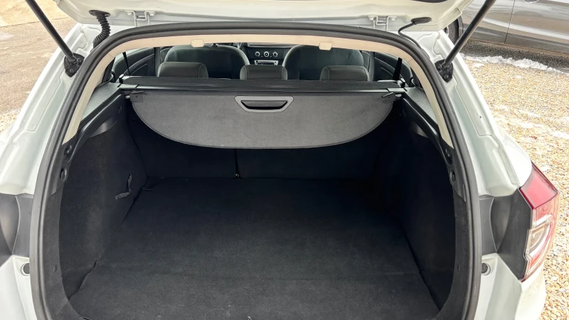 Renault Megane Нов внос от Италия, снимка 9 - Автомобили и джипове - 53338840