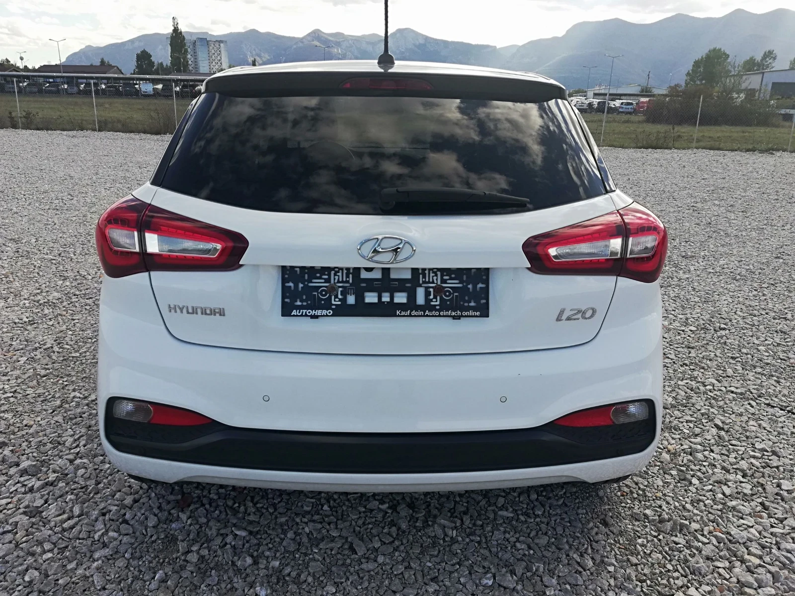 Hyundai I20 1.0 - изображение 5