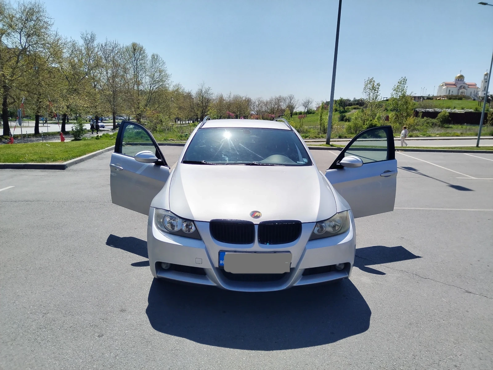 BMW 320 Комби - изображение 2