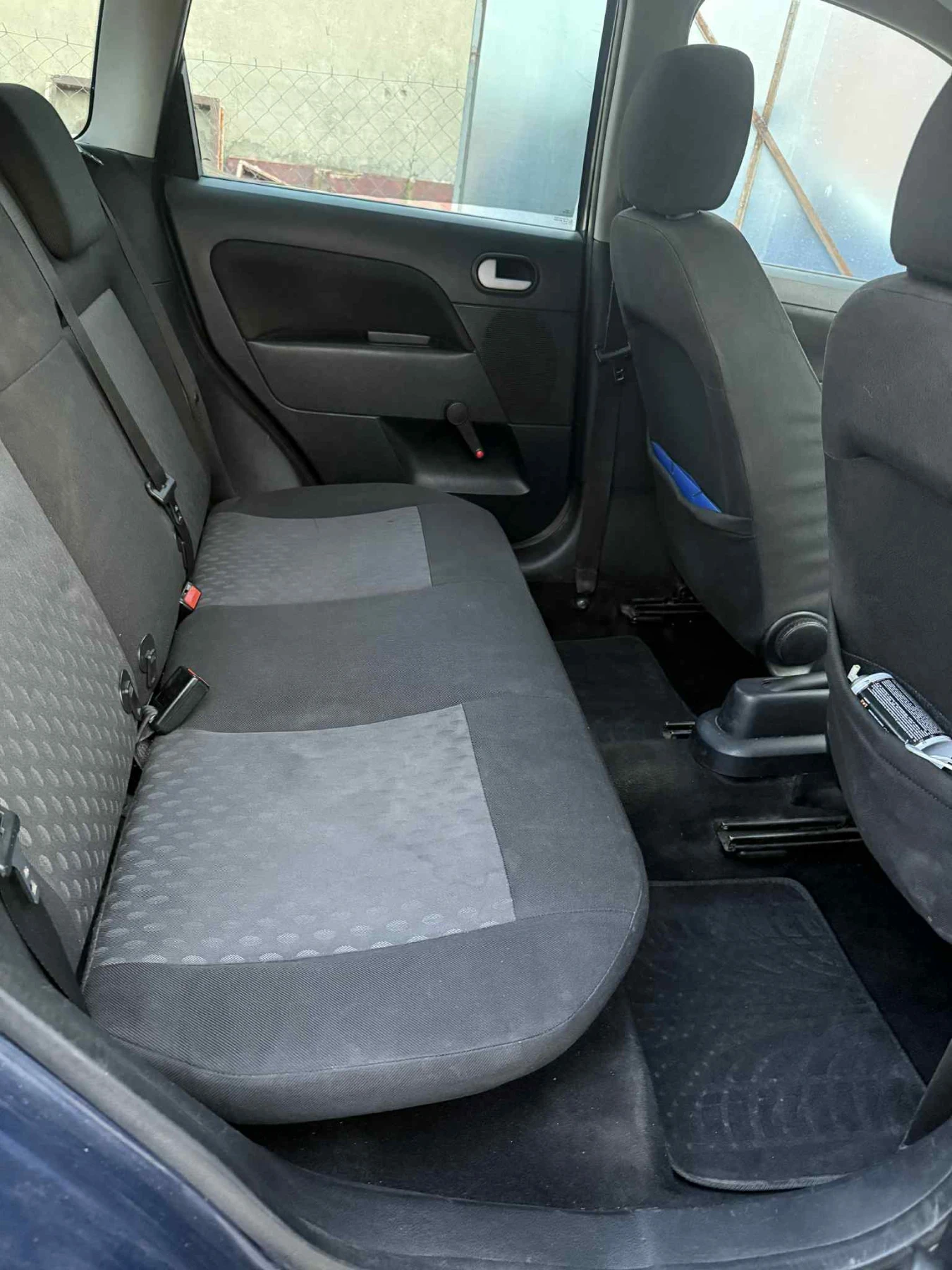 Ford Fiesta 1.4 cdi 2004 - изображение 6