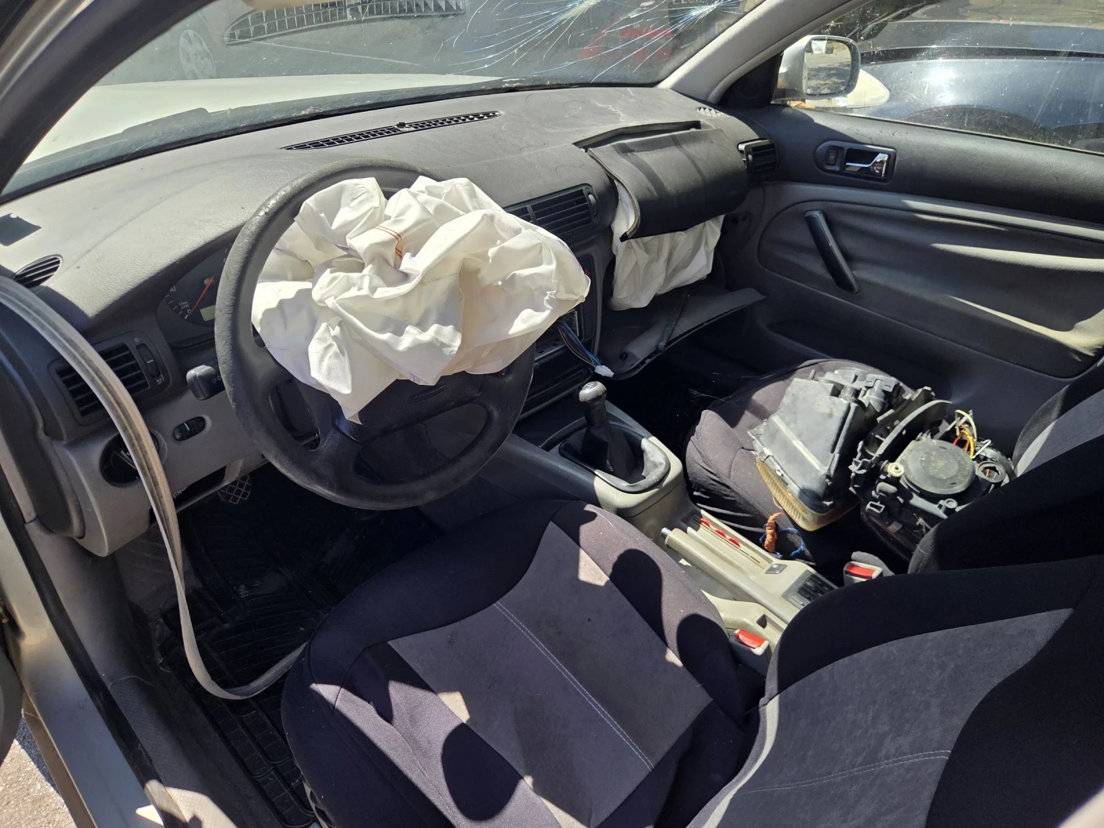 VW Passat 1.9PD 116к.с. 6ск. - изображение 7