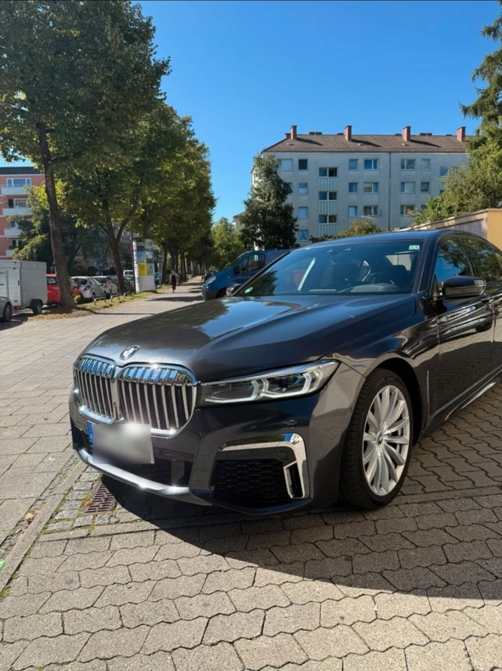 BMW 750 Li G12 Carbon Core - изображение 2
