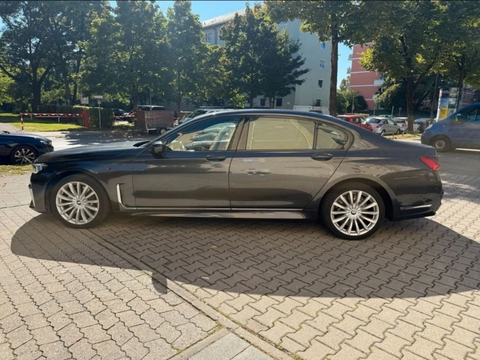 BMW 750 Li G12 Carbon Core - изображение 9