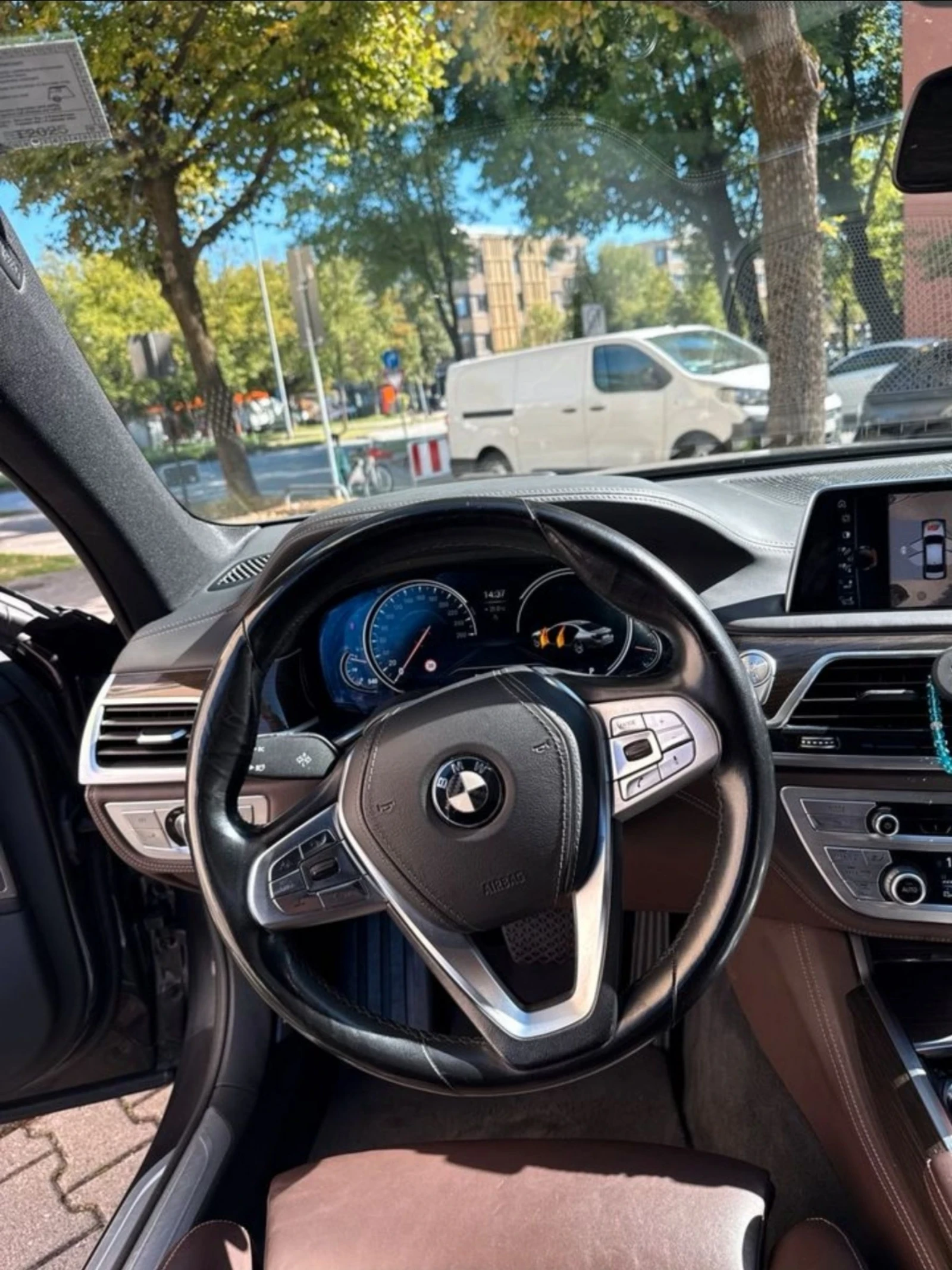 BMW 750 Li G12 Carbon Core - изображение 10