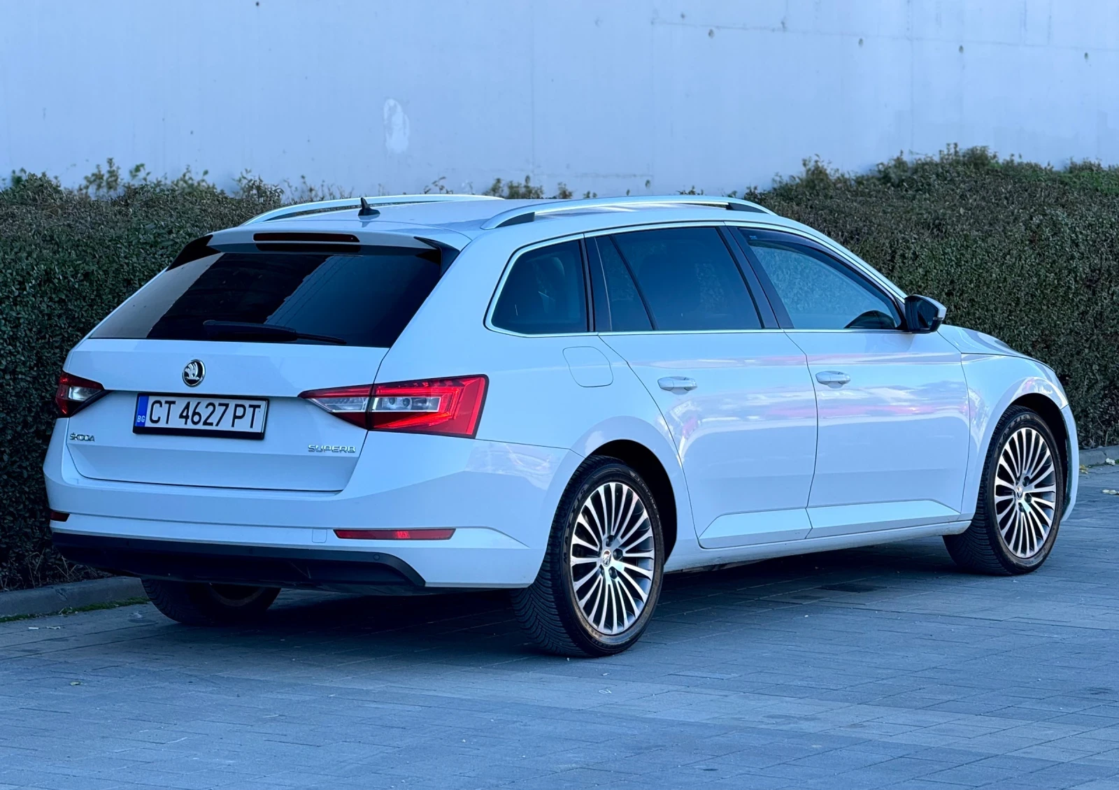 Skoda Superb 2.0TDI DSG - изображение 4
