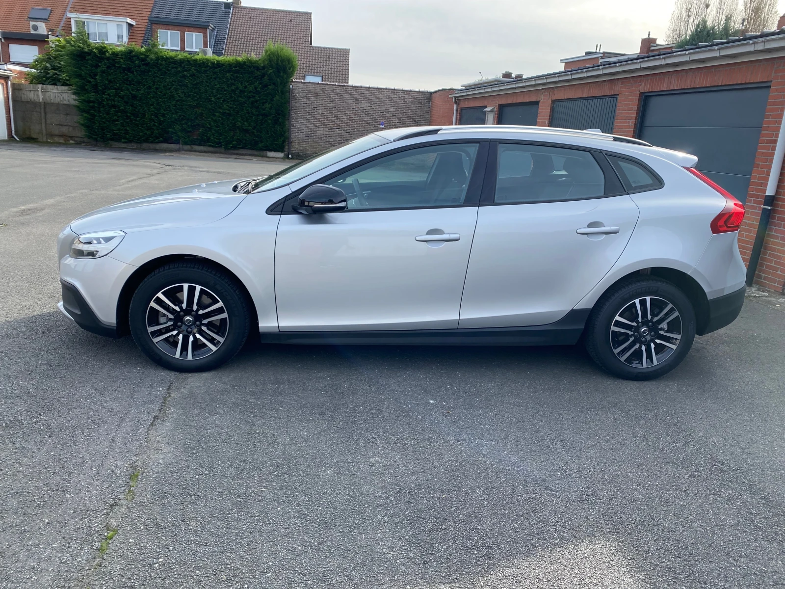 Volvo V40 Cross Country  - изображение 3