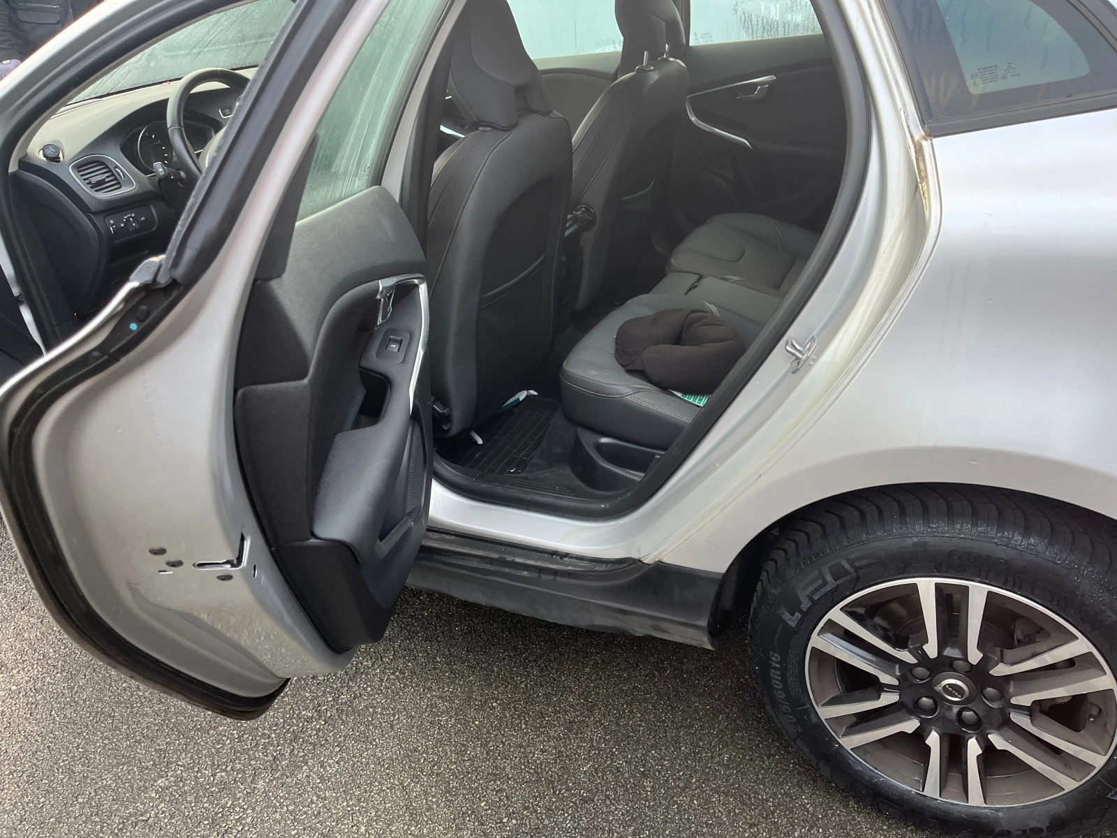 Volvo V40 Cross Country  - изображение 6