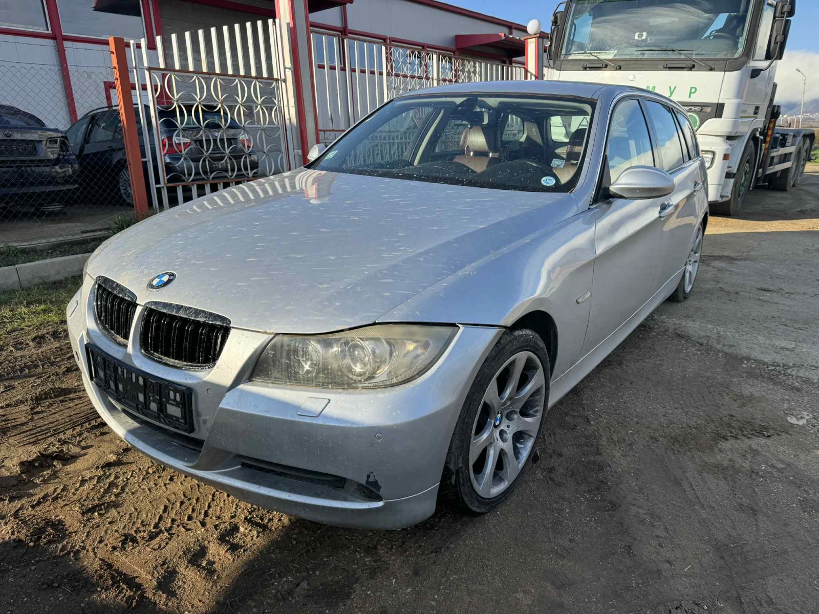 BMW 330 3.0 - изображение 3