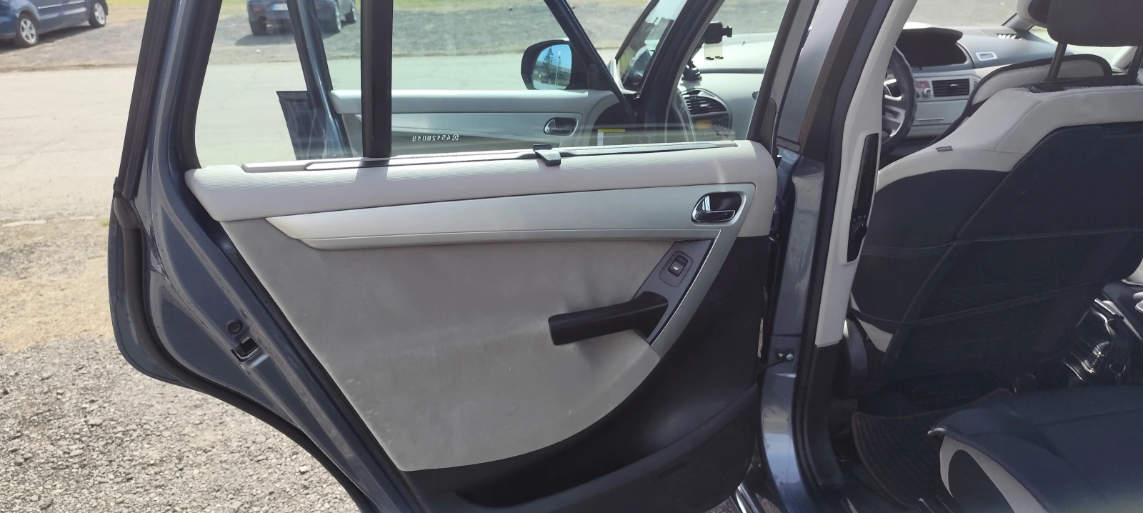 Citroen Grand C4 Picasso LPG, снимка 9 - Автомобили и джипове - 53756403