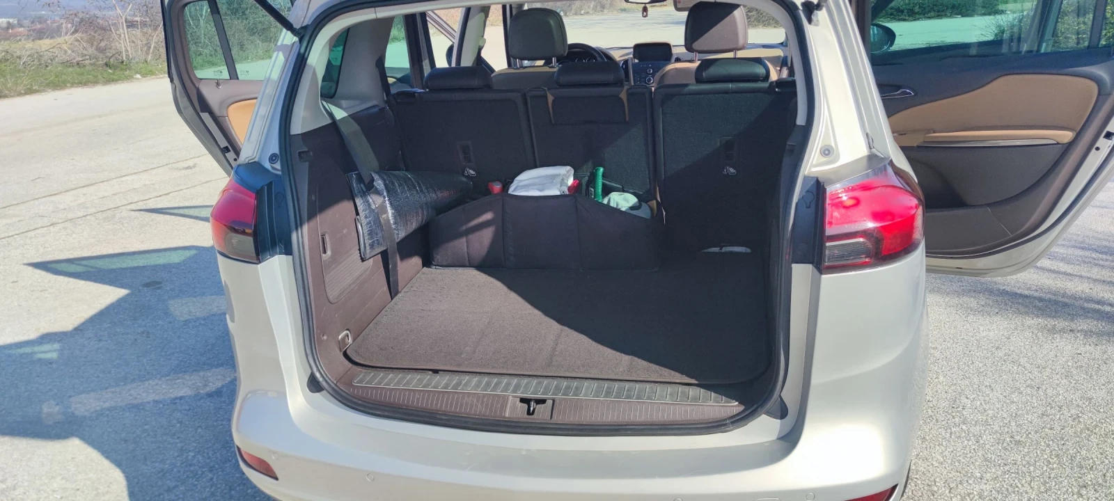 Opel Zafira 2.0 CDTI Biturbo , снимка 13 - Автомобили и джипове - 54042308