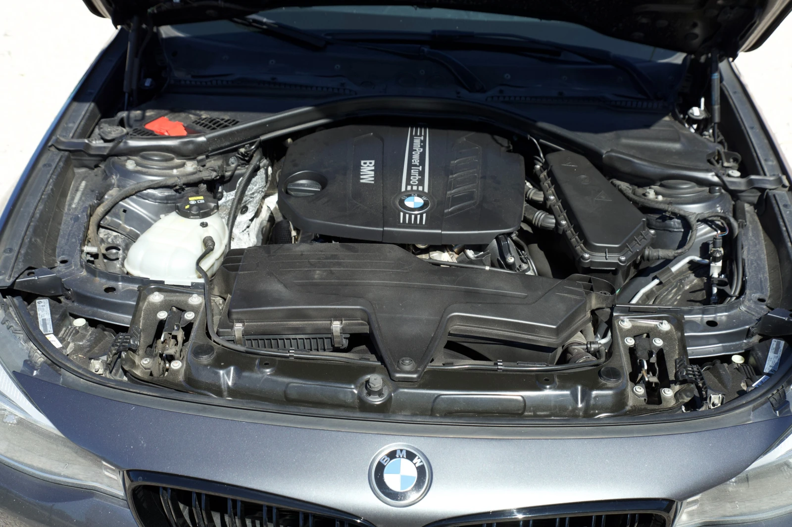 BMW 318 GT, снимка 13 - Автомобили и джипове - 54136431