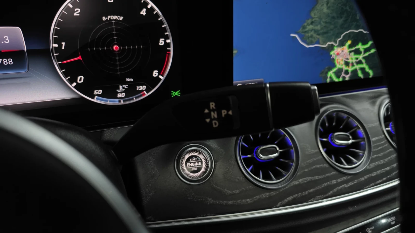 Mercedes-Benz CLS 400 * DISTRONIC * 4x4 * HEAD-UP * BURM * ОБДУХ * 360, снимка 16 - Автомобили и джипове - 54594200